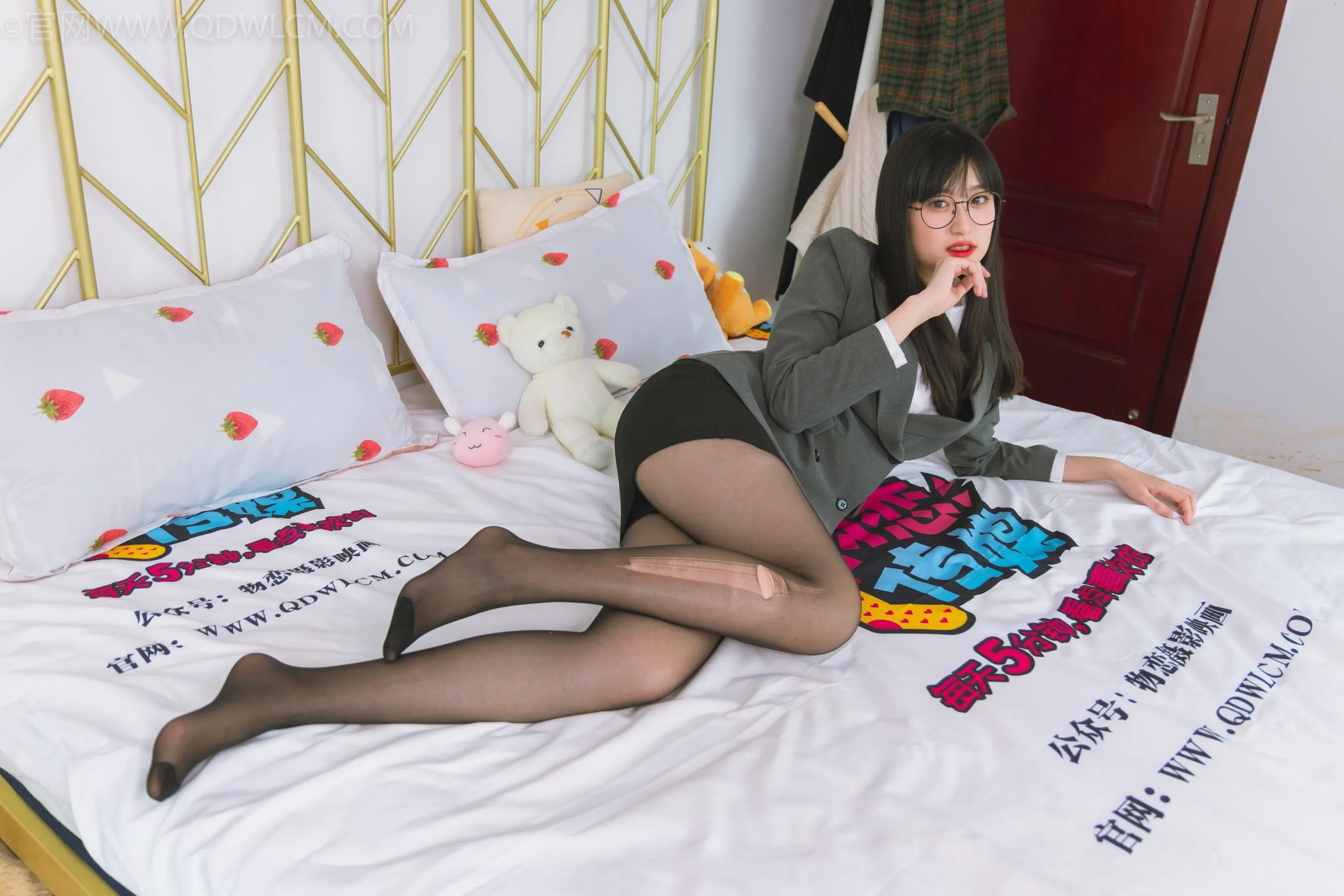 物恋传媒 NO.1513 小敏-黑色时光 [150P]插图7